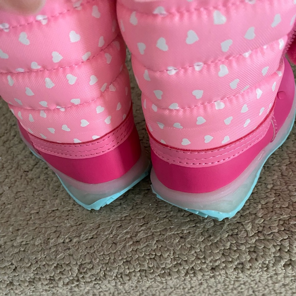 DONATED⭐️HP⭐️Carter’s❄️Snow boots🥾 - Picture 3 of 6